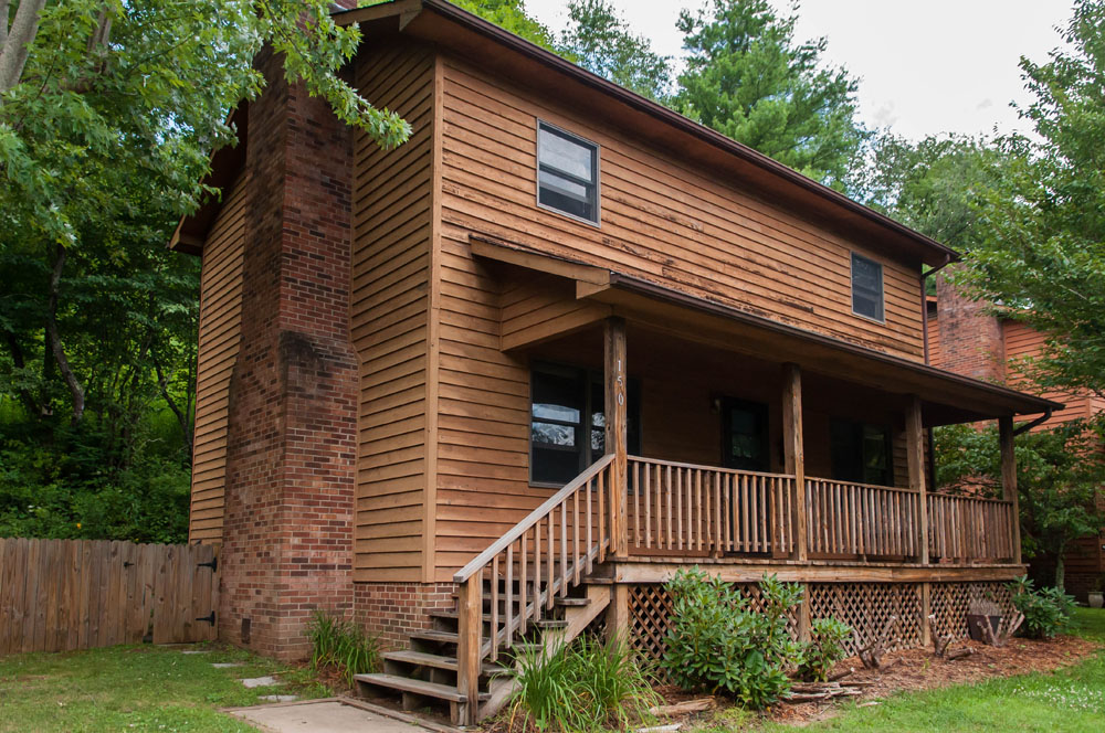 Wickham Square Holton Mountain Rentals