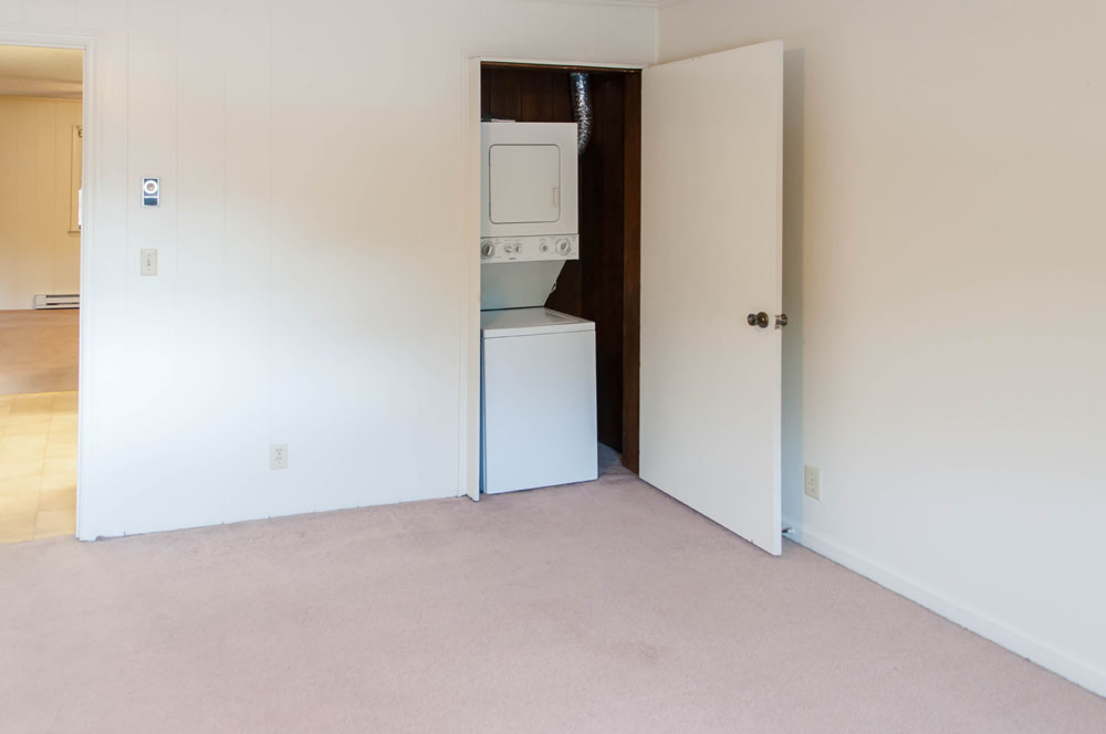 Lester Apts (1 Bedroom) Holton Mountain Rentals