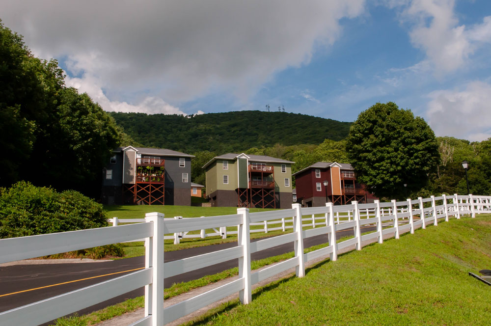 Kensington Meadows Semi View Downstairs Holton Mountain Rentals