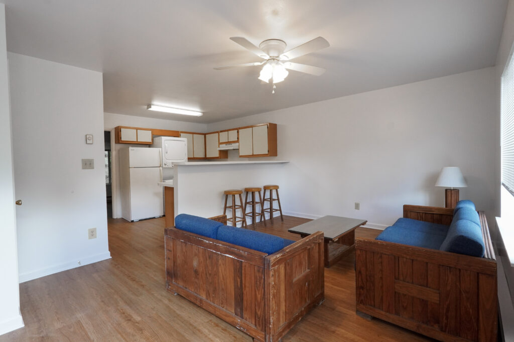 Brown Heights (1 Bed) Holton Mountain Rentals