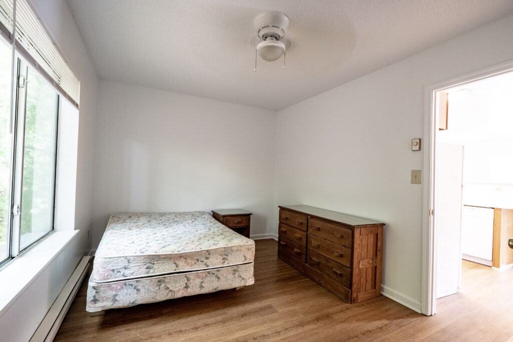 Brown Heights (1 Bed) Holton Mountain Rentals